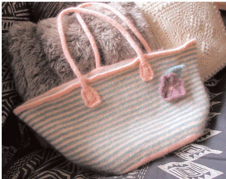 Belle Knitting Pattern: A Feltable Bag with Interchangeable Stripes and Optional Embellishments pattern preview