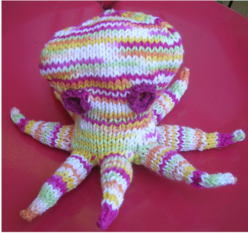 Knitted Octopus Pattern with Detailed Step-by-Step Instructions pattern preview