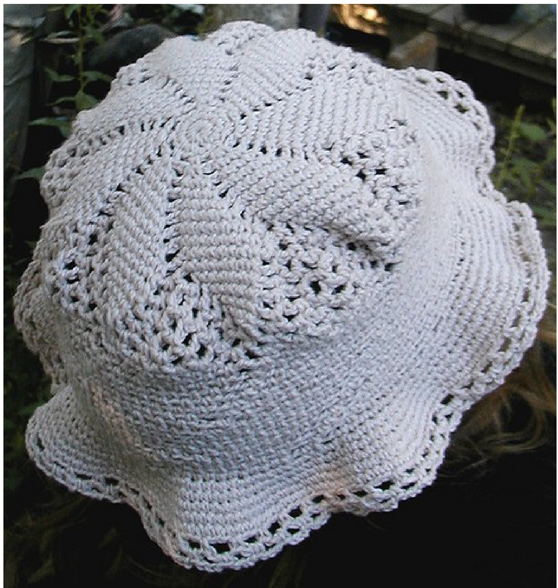 Modèle de Chapeau Crochet avec Rebord Ondulé - Sarah Margaret Crittenden pattern preview