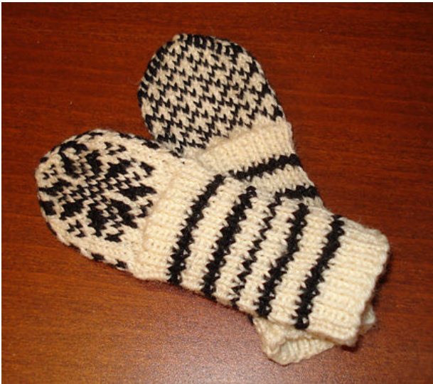 Baby Selbuvotter Knitting Pattern: Traditional Norwegian Mittens for Infants by Amanda Bjorge pattern preview