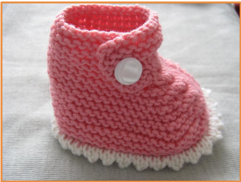 Knitting Pattern for Adorable DINO BABY BOOTIES with Detailed Instructions and Sizing for 0-3 to 3-6 Months pattern preview