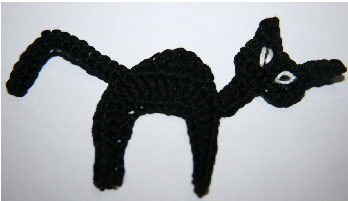 Crochet Pattern for a Black Cat Amigurumi Toy: Beginner to Experienced Skill Levels, with Detailed Stitch Guides and Usage Permissions pattern preview