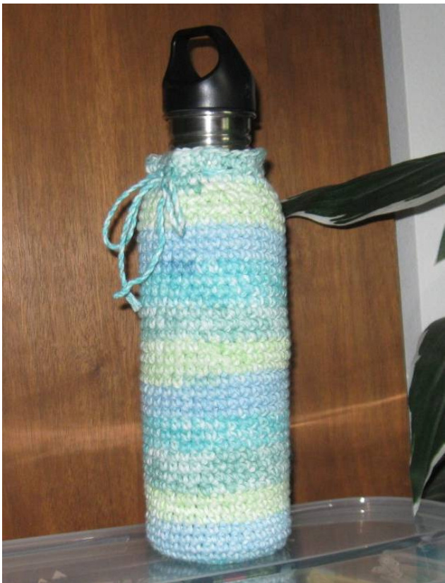 Crochet Bottle Cozy Pattern for Reducing Condensation with Cotton Yarn and Customizable Color Options pattern preview