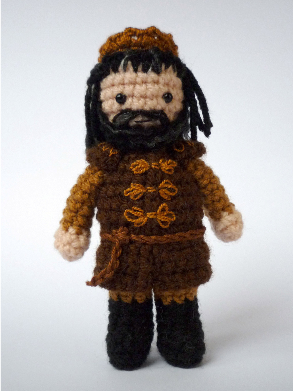 Medieval Fantasy King Free Crochet Pattern and Tutorial by Kati Galusz pattern preview