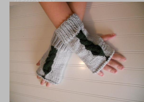 Muggle Mitts Knitting Pattern for House of Slytherin - Detailed Step-by-Step Guide with Cable Rows and Sizing Options pattern preview