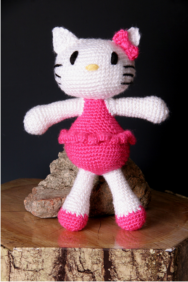 Itty Bitty Kitty Amigurumi Doll Crochet Pattern: Intermediate-Advanced Level Design pattern preview