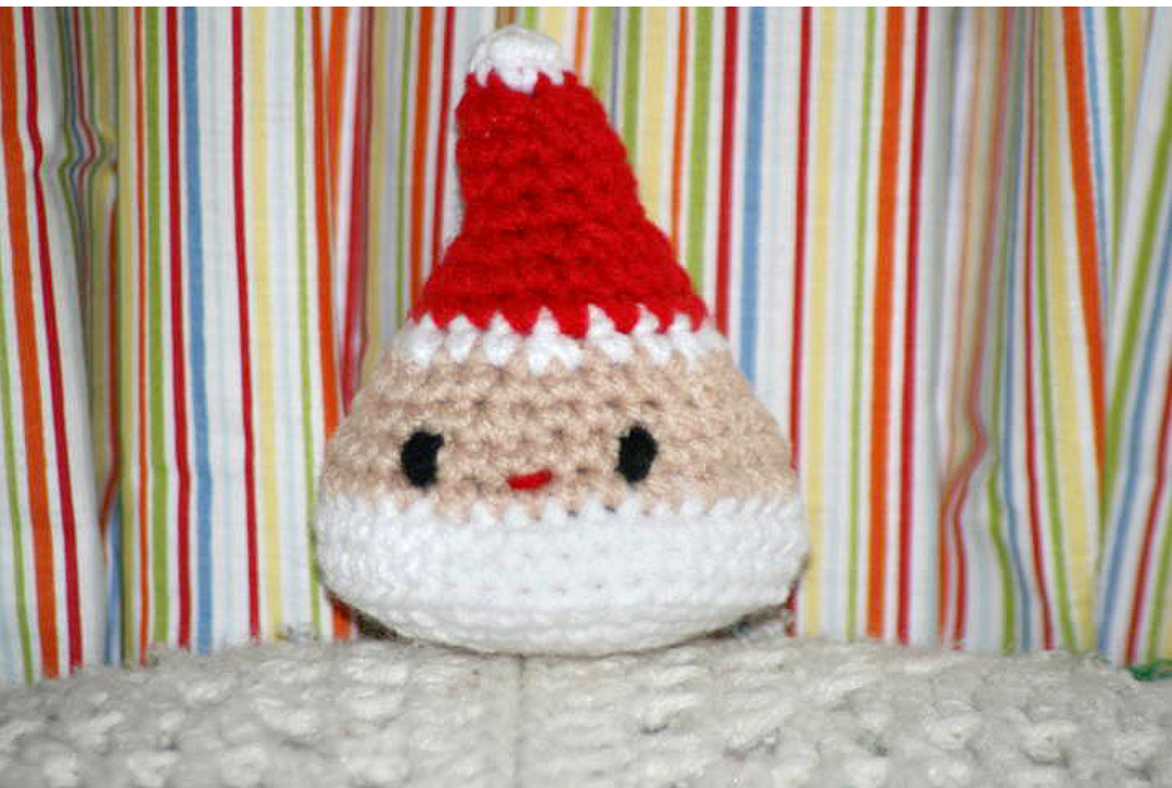 Granny's Cutie's Santa Amigurumi Christmas Ornament: Intermediate Crochet Pattern with Detailed Instructions pattern preview