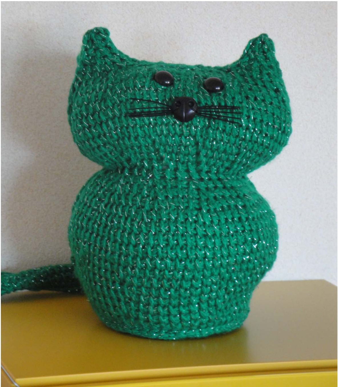 Tunisian Crochet Pattern for a Green Tunisian Cat Amigurumi with Detailed Instructions pattern preview