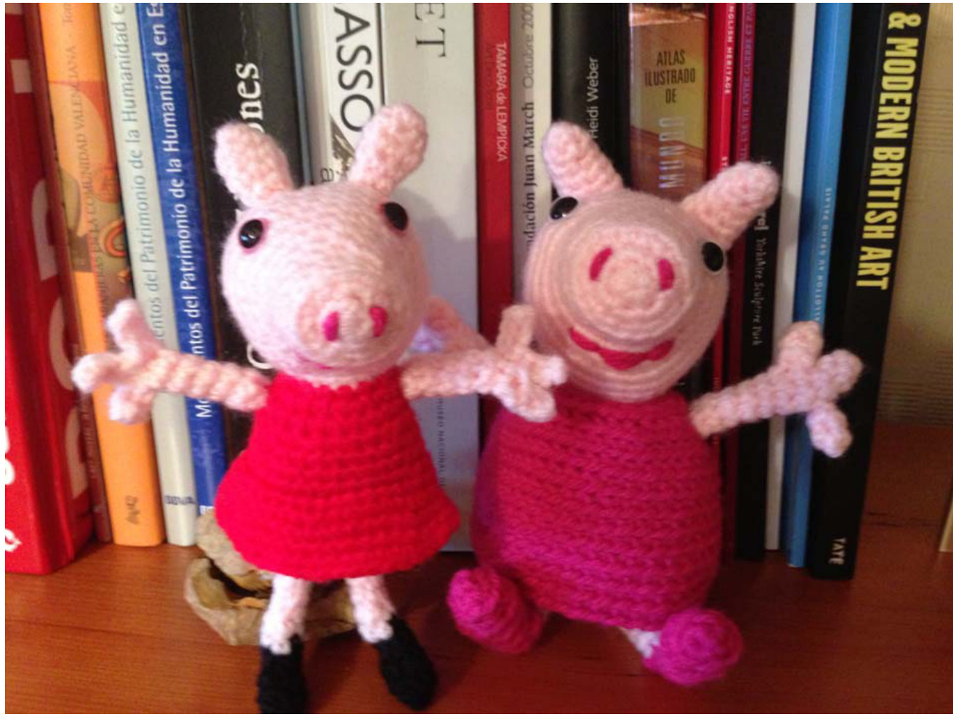 Crochet Pattern for Duo of Peppa Pigs: Big and Small Versions with Detailed Instructions pattern preview