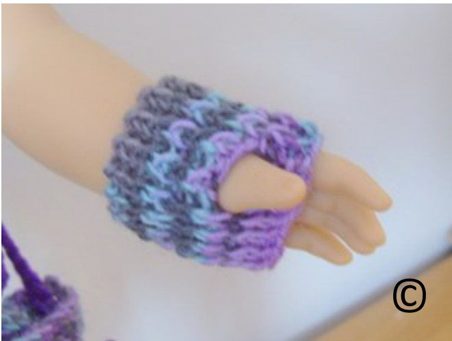 Free Fingerless Mitten Knitting Pattern for American Girl and Similar 18-inch Dolls pattern preview