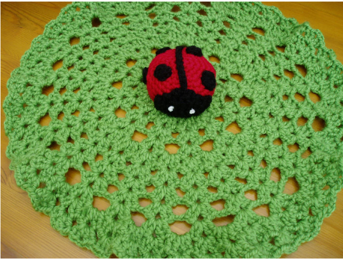 Lily the Ladybird Blankie Crochet Pattern: Detailed Instructions and Materials List pattern preview