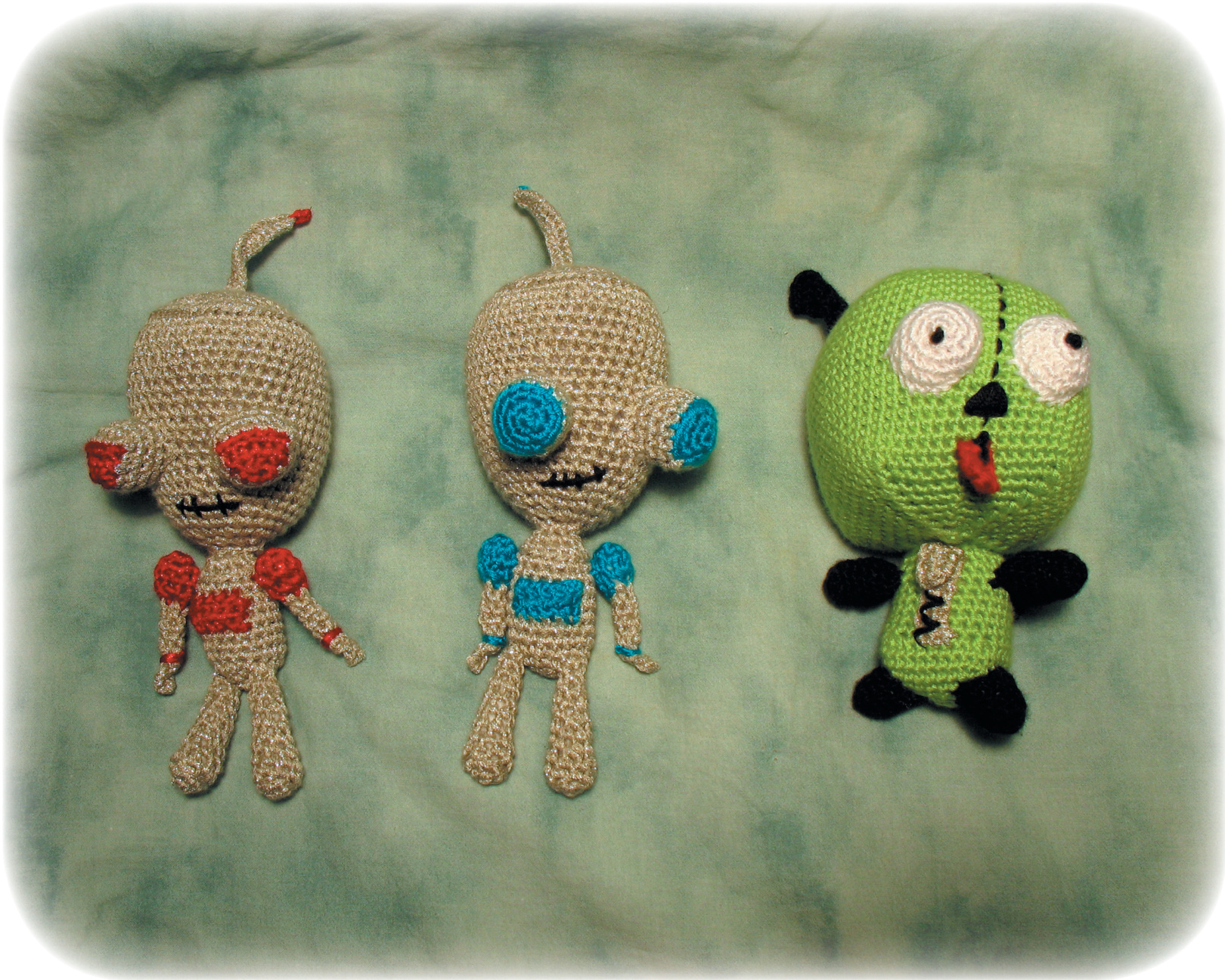 Amigurumi Gir by Patty Rau: Detailed Crochet Pattern for Robot and Dog Versions pattern preview