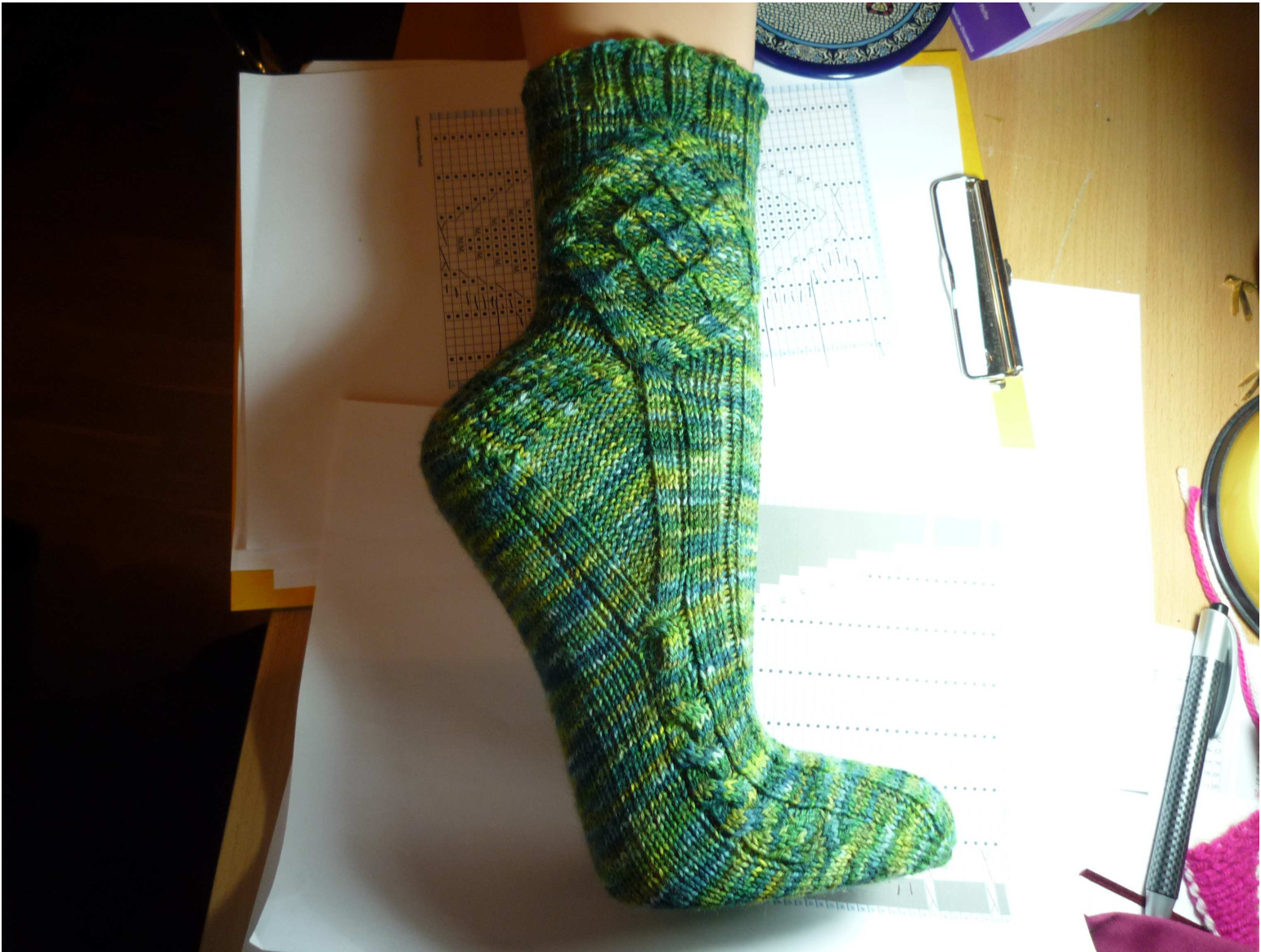 Not Only for Men: Comprehensive Toe-Up Sock Knitting Pattern for Various Sizes pattern preview