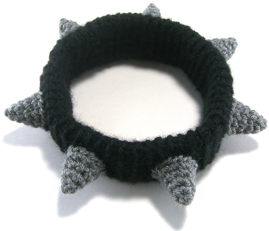 Crochet Spiked Dog Collar Pattern by Hookabee: Detailed Instructions and Tips for a Stretchy, Stylish Accessory pattern preview