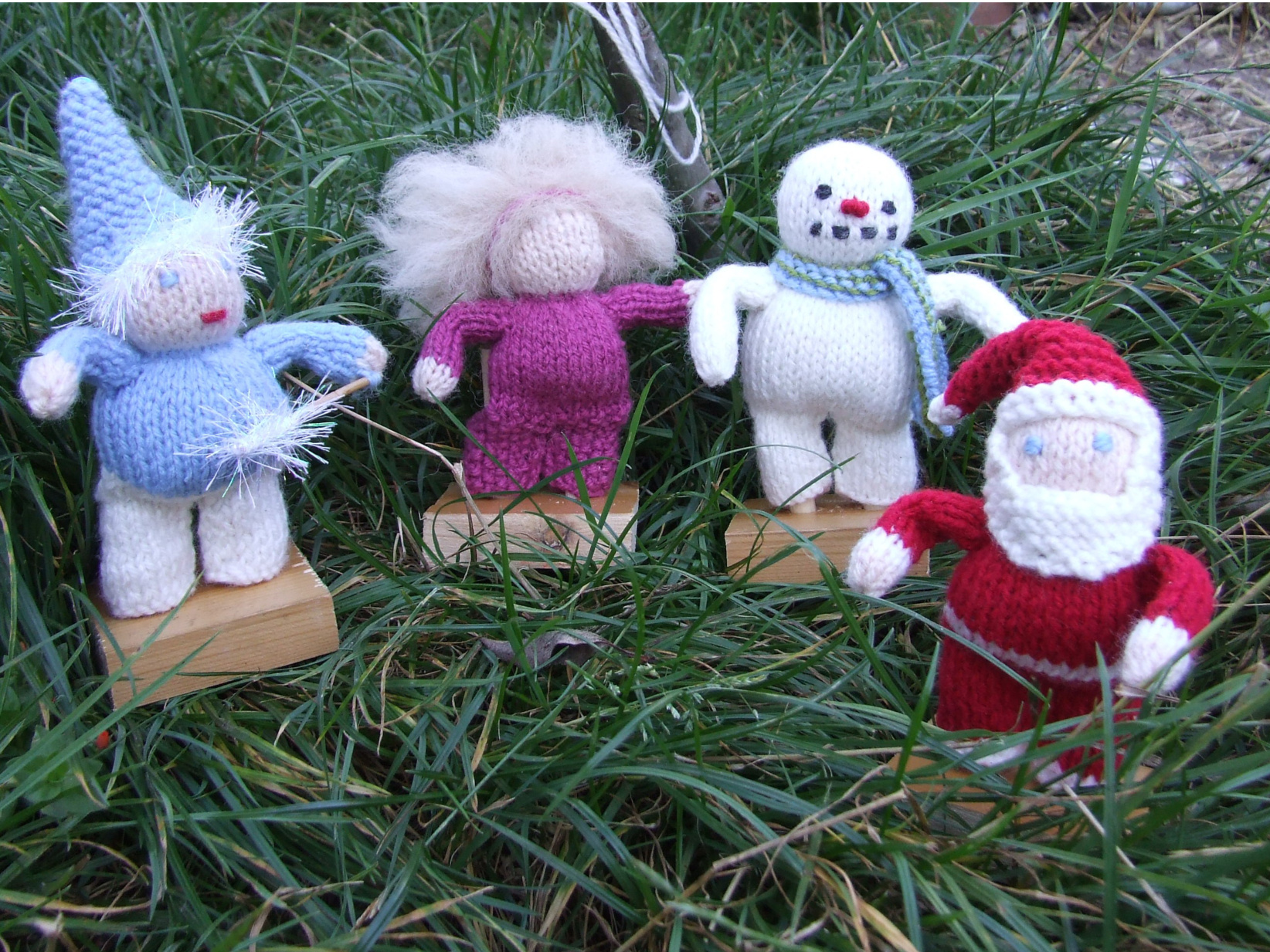 Comprehensive Knitting Pattern for Running Man and Themed Dolls Including Santa, Jack Frost, and More pattern preview